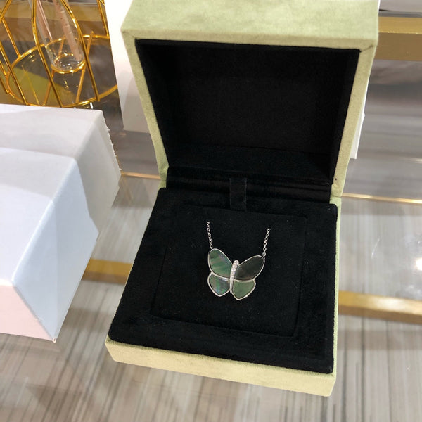 <ORIELL>LARGE BUTTERFLY SILVER PENDANT DIAMOND NECKLACE